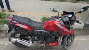 TVS Apache RTR 160 2V 2016 Red