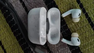 Apple Airpods (2nd Gen) Good Product So Price is High