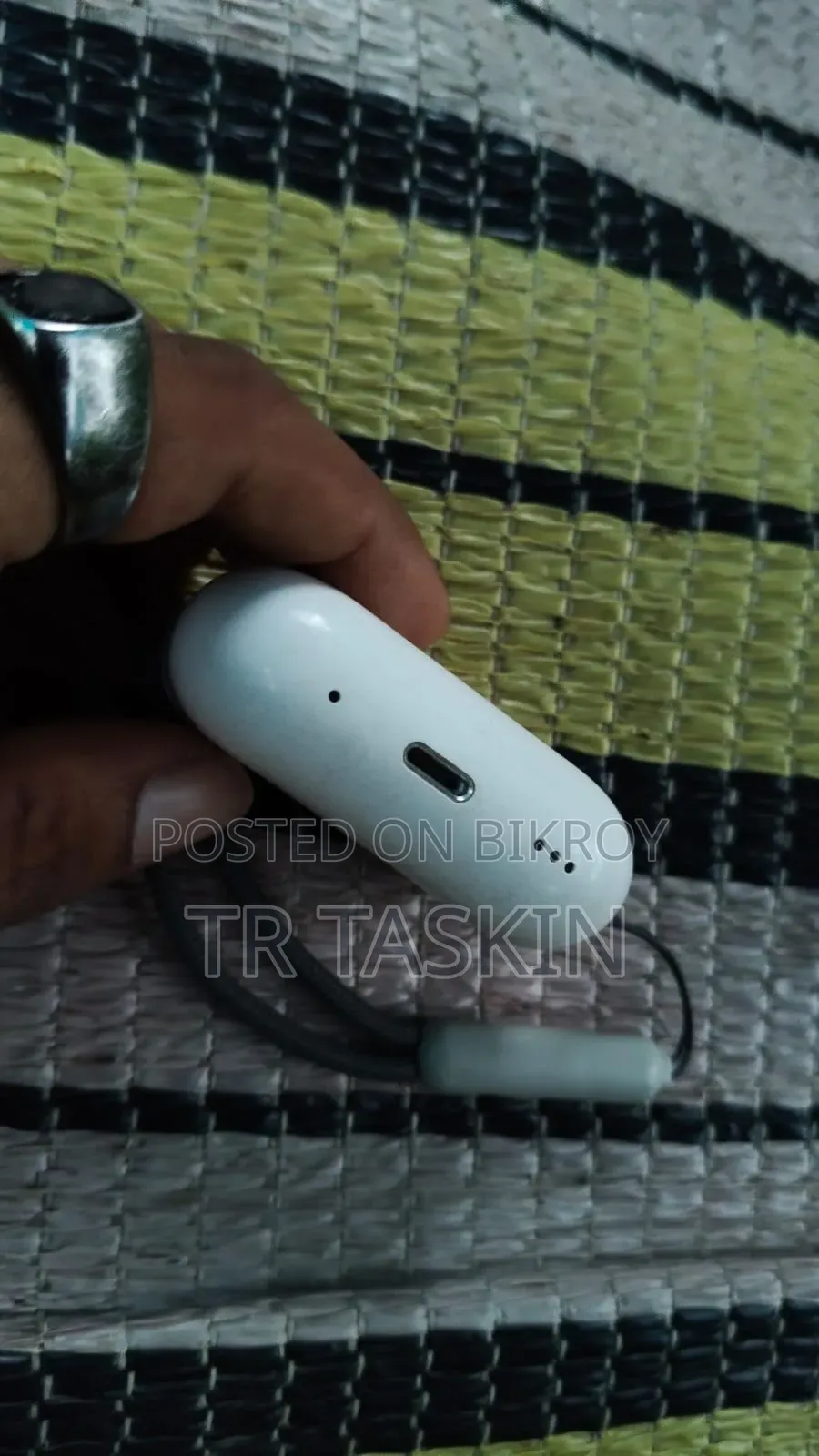 Apple Airpods (2nd Gen) Good Product So Price is High