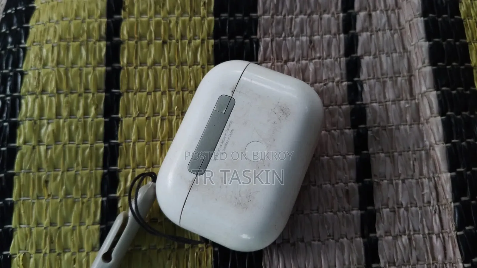 Apple Airpods (2nd Gen) Good Product So Price is High