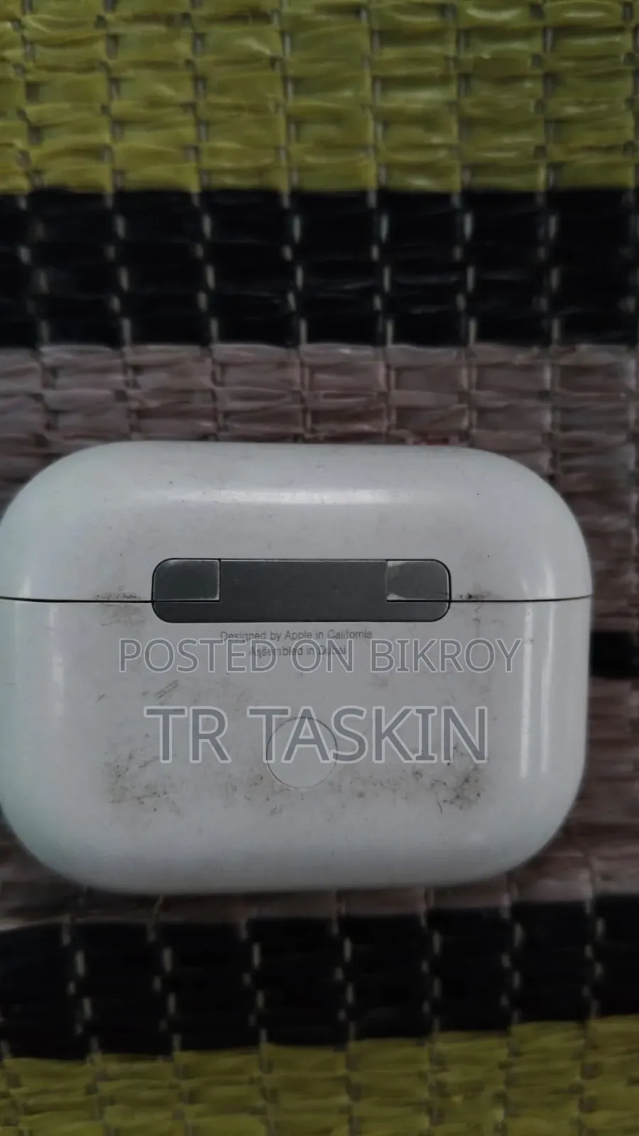 Apple Airpods (2nd Gen) Good Product So Price is High