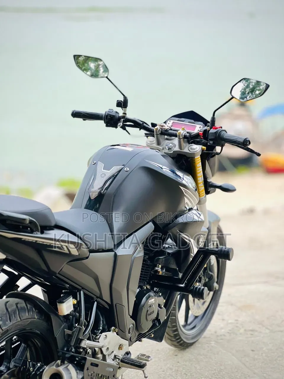 ইয়ামাহা এফজেড ২০২৪ কালো