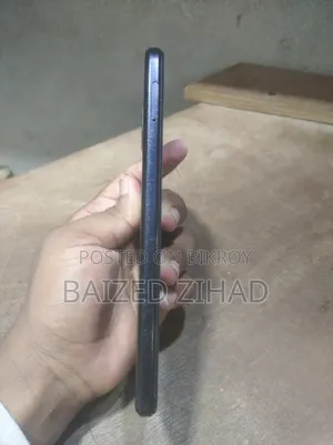 Symphony Z42 32 GB Black