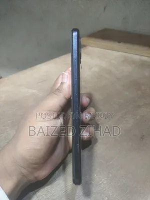 Symphony Z42 32 GB Black