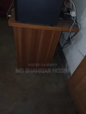 কম্পিউটার টেবিল
