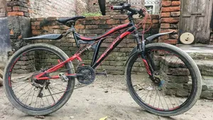 সাইকেলটি টাকার প্রয়োজনে বিক্রি করা হবে