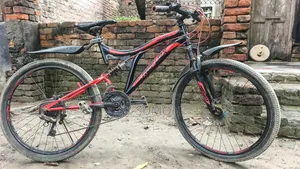 সাইকেলটি টাকার প্রয়োজনে বিক্রি করা হবে