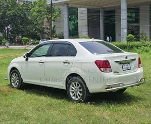 Toyota Axio 1.5 X 2-Wheel Drive 2012 Pearl