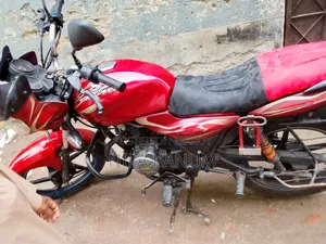 Bajaj Discover 100 2016 Red