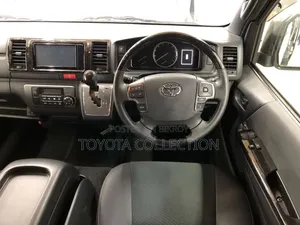 Toyota HiAce 2021