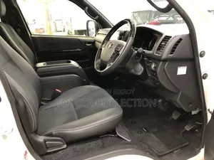 Toyota HiAce 2021