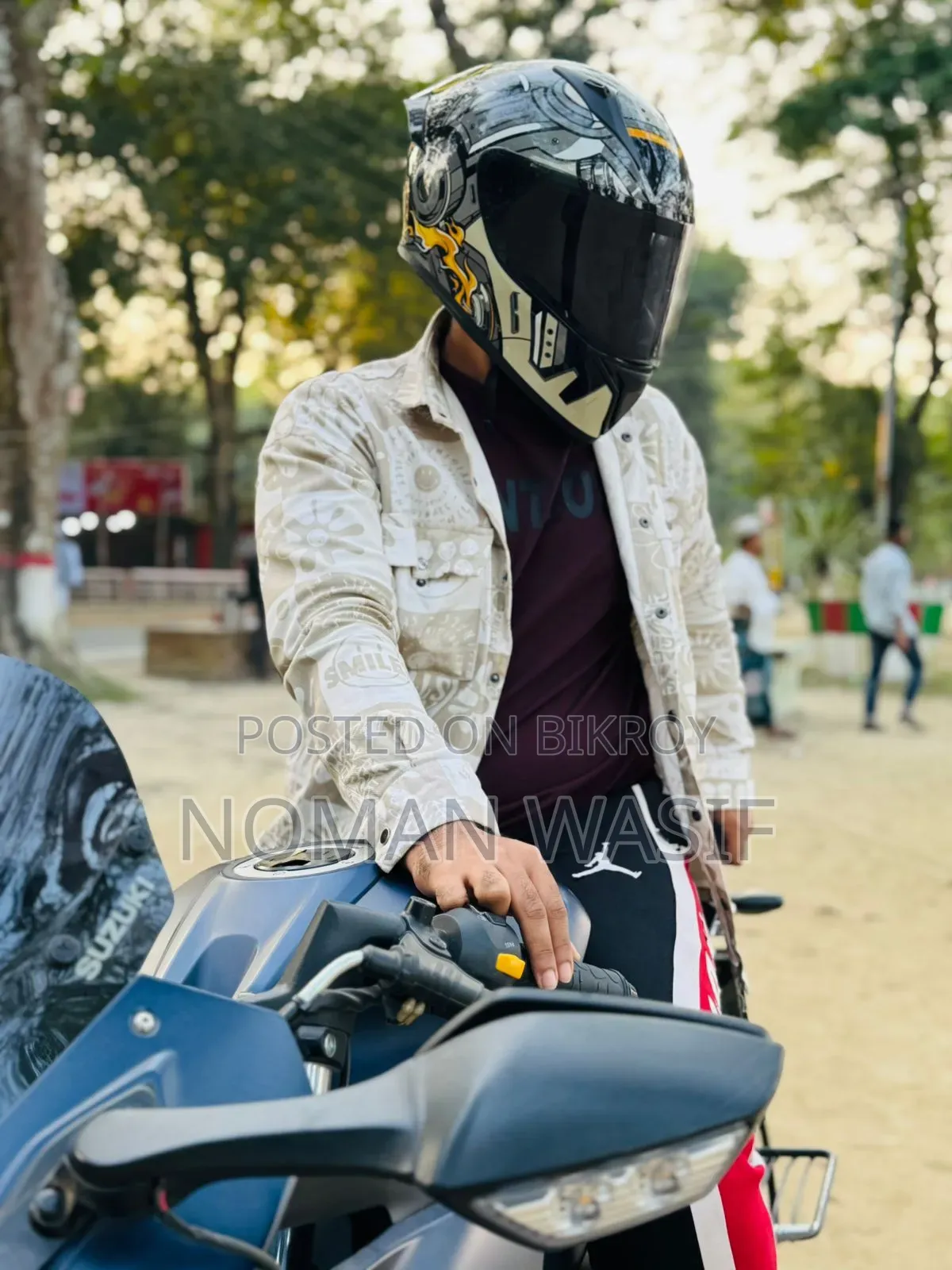বাইকের হেলমেট