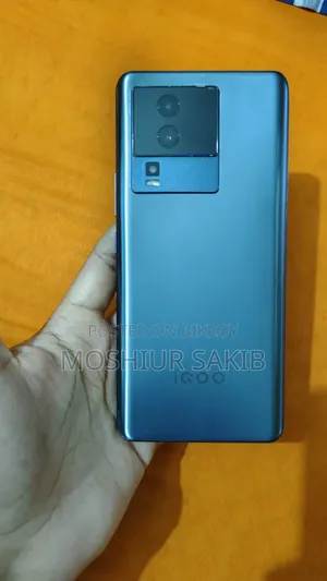iQOO 128 GB Blue