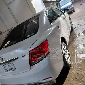 টয়োটা অ্যালিয়ন ২০১১ পার্ল