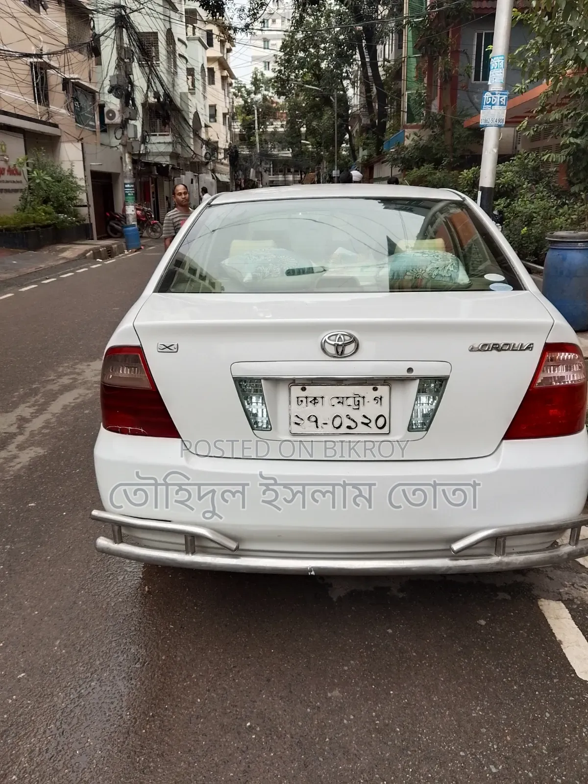 টয়োটা করোলা ২০০৪ হোয়াইট
