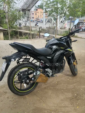 নিউ সুজুকি জিক্সার মনোটোন ২০২৫ কালো