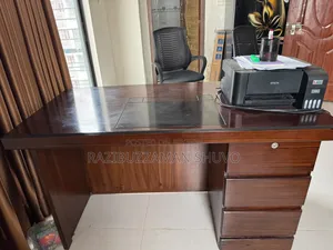 অফিস ডেস্ক
