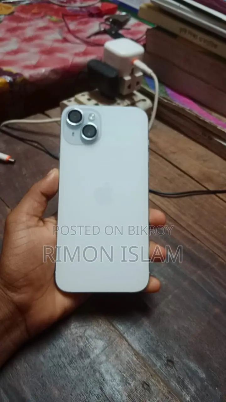 অ্যাপল আইফোন ১৫ প্লাস ১২৮ জিবি হোয়াইট
