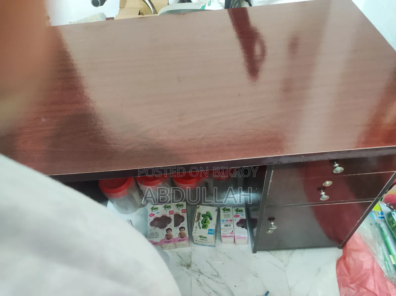 কাউন্টার টেবিল