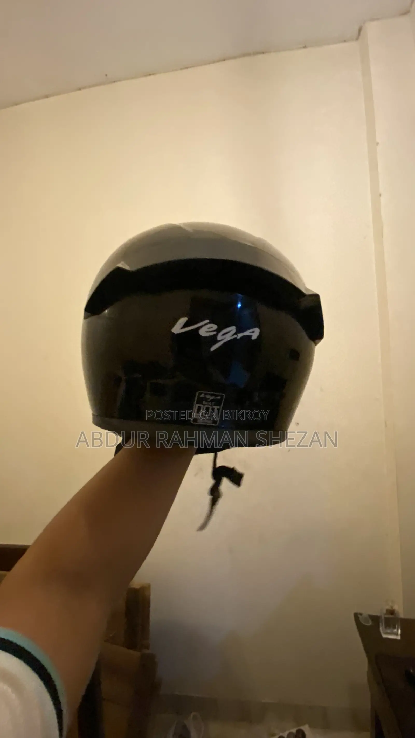 ভেগা ব্ল্যাক গ্লসি হেলমেট