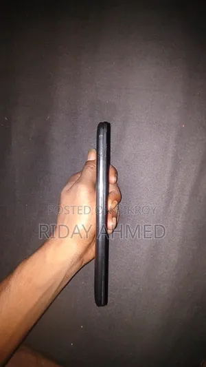 Hisense E50 64 GB Black