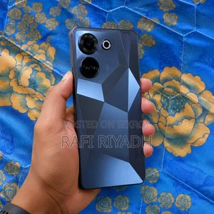 টেকনো ক্যামন ২০ প্রো ২৫৬ জিবি কালো