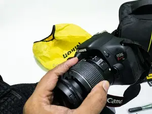 Canon Eos Kiss X5 Dslr Camera + Full Accessories