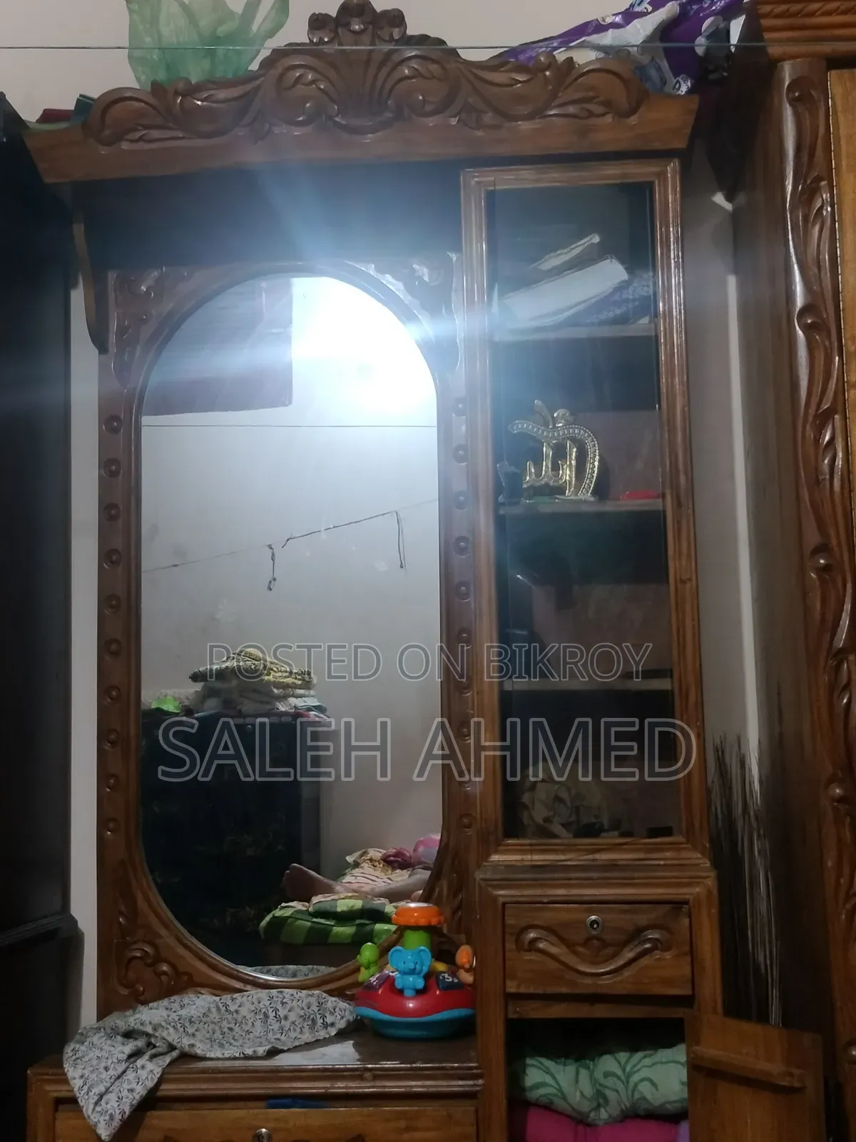 Dressing table