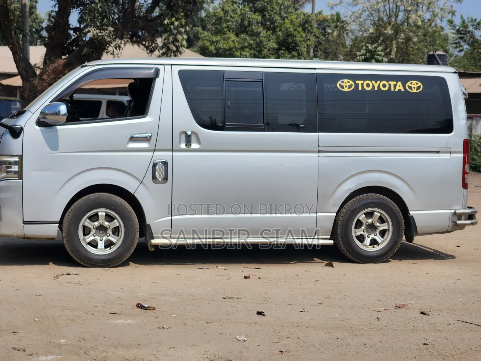 Toyota HiAce 2011 Grey