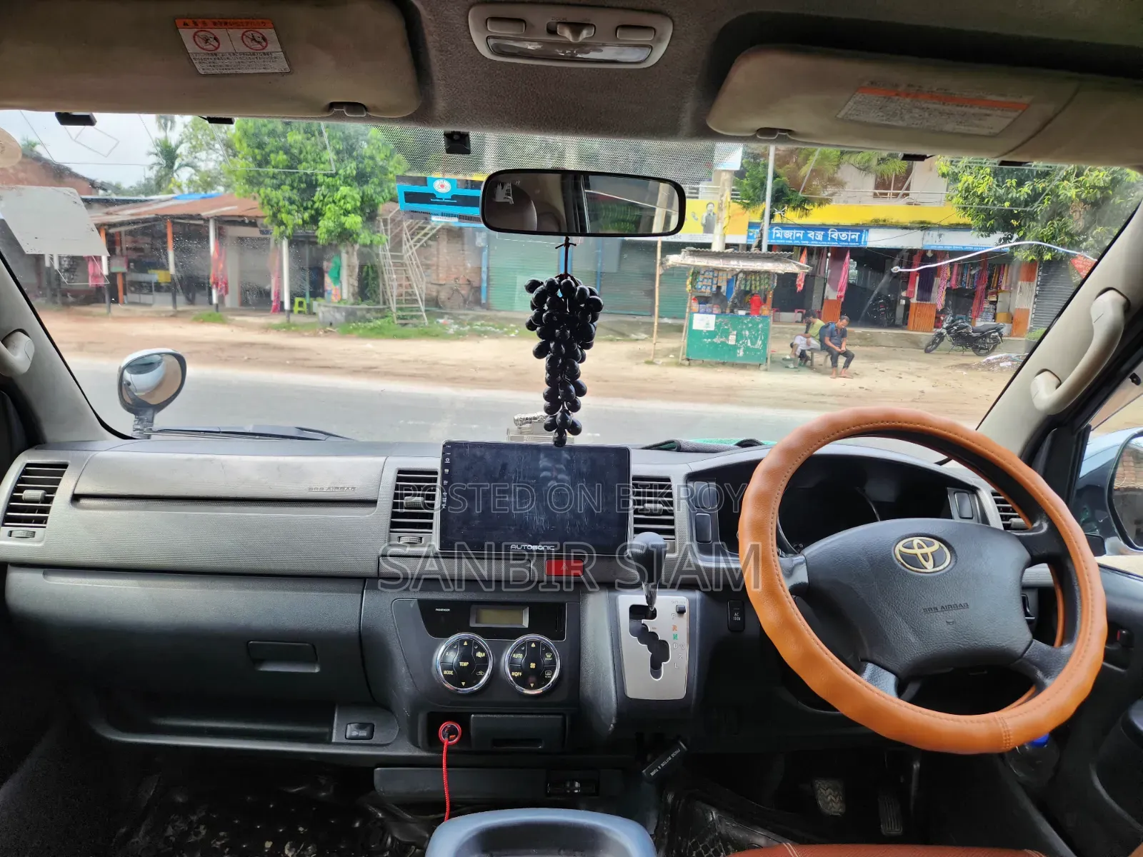 Toyota HiAce 2011 Grey