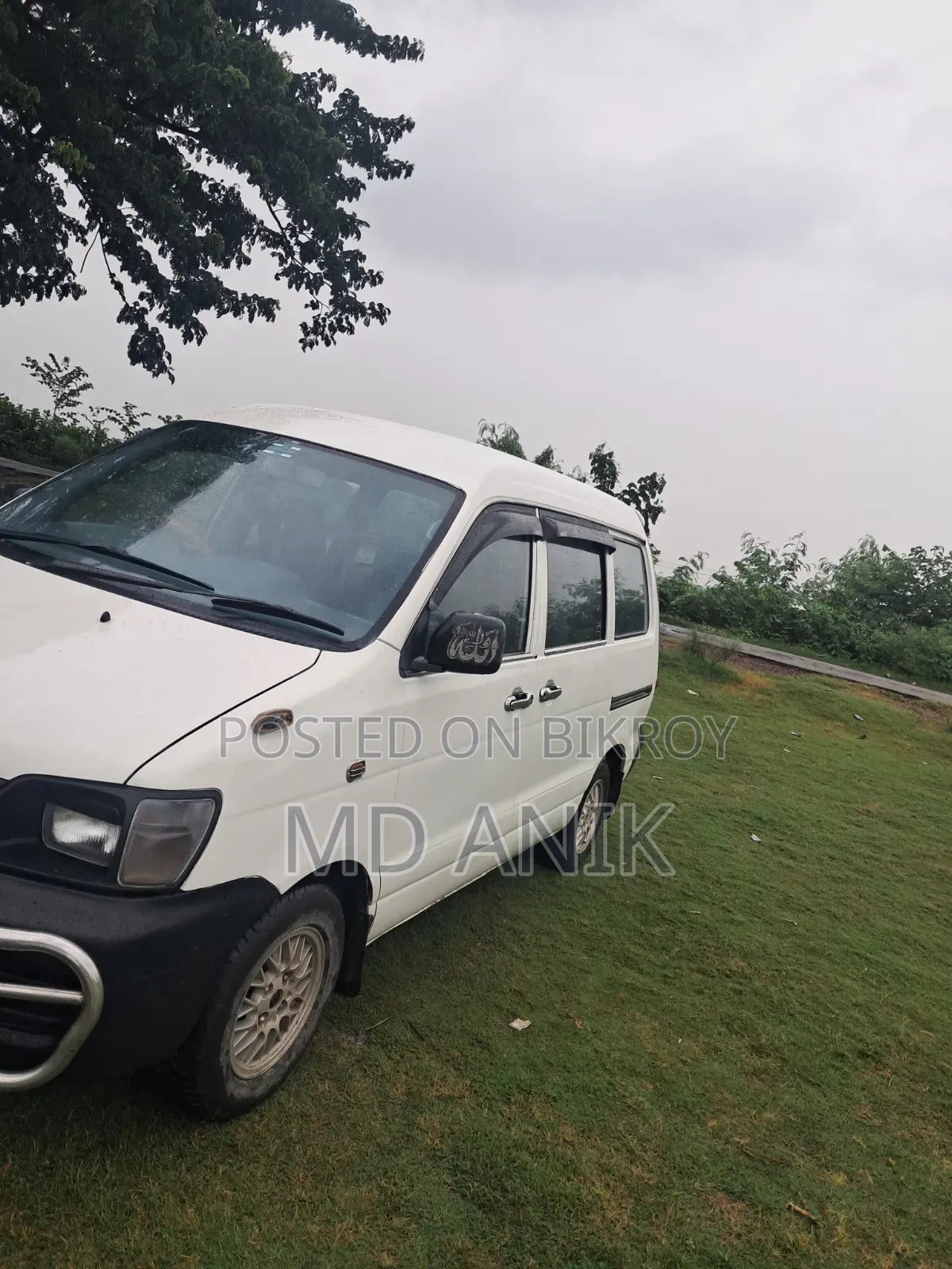 Toyota HiAce 2006 White