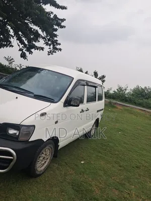 Toyota HiAce 2006 White
