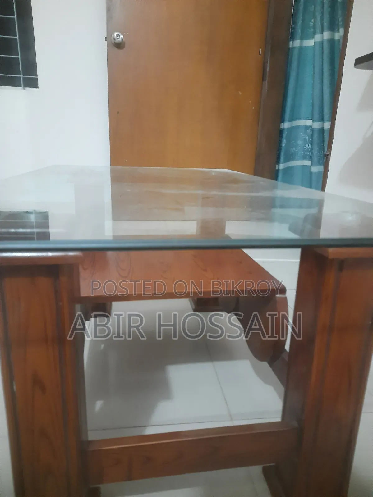 সেন্টার টেবিল