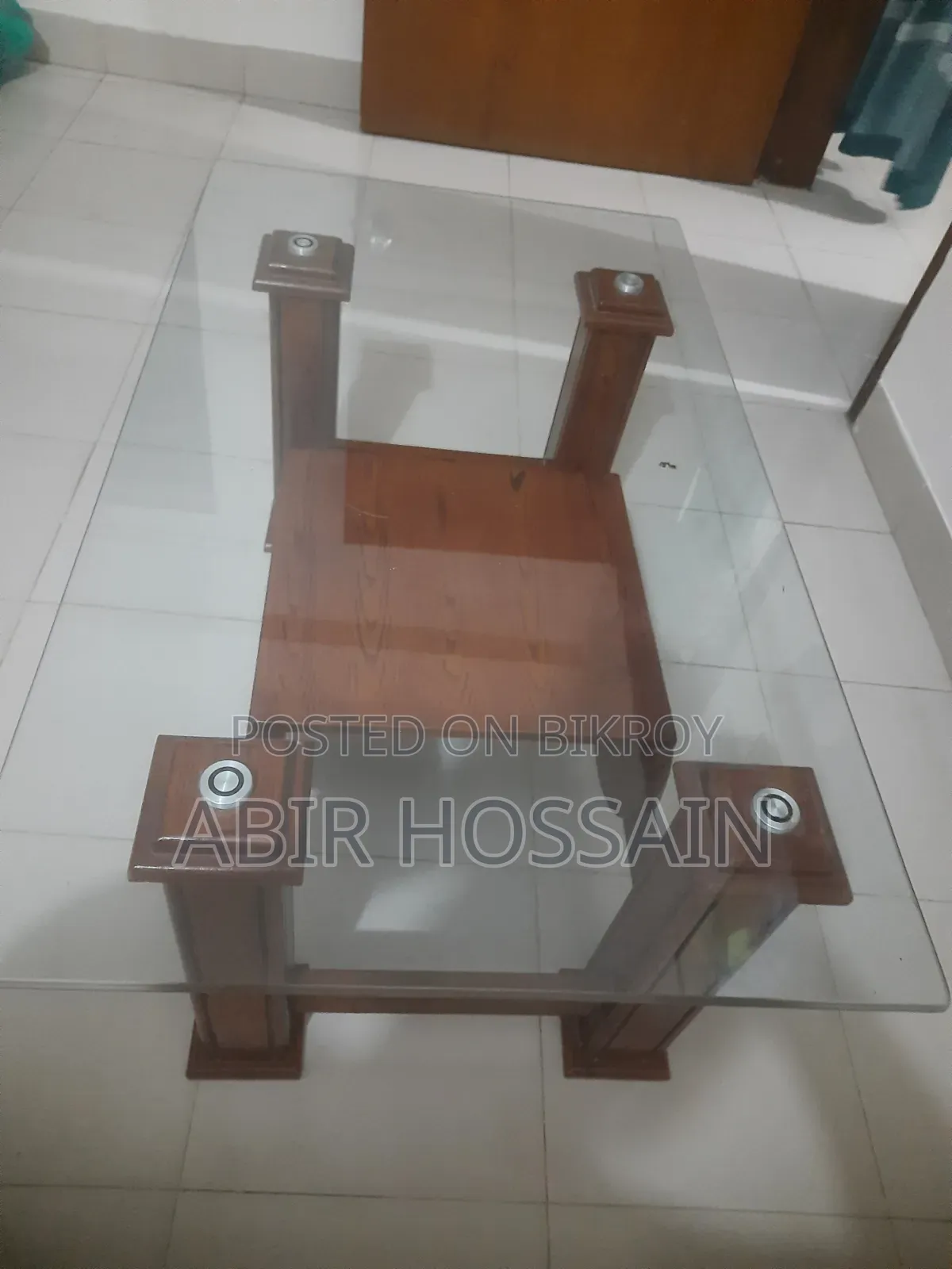 সেন্টার টেবিল