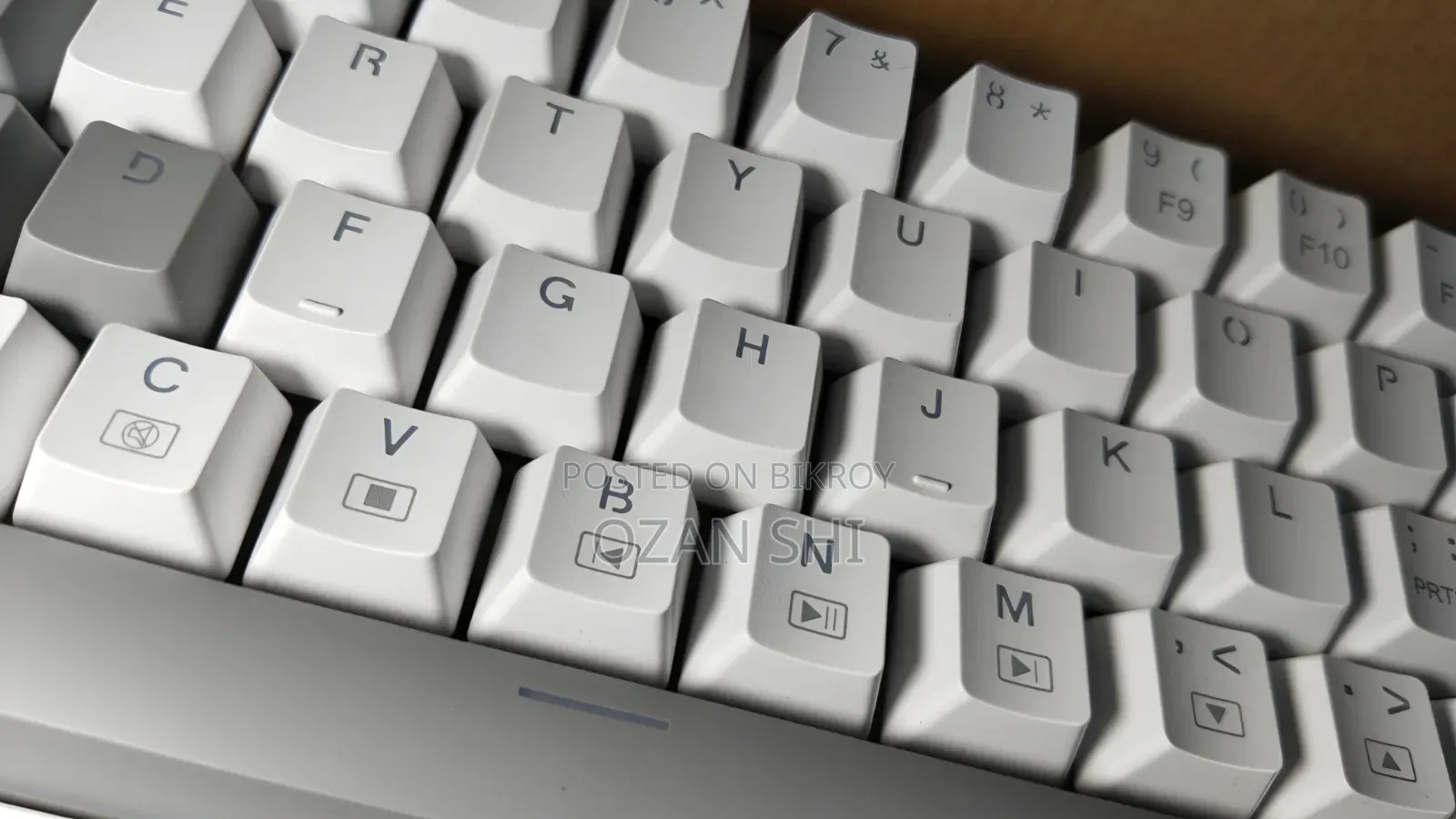 Redragon Castor Rgb Hot-swappable Mechanical Keyboard