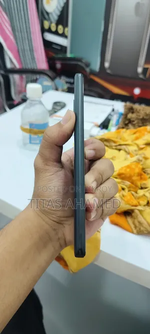 iQOO 128 GB Blue