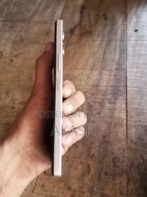 Vivo Y04 128 GB Gold