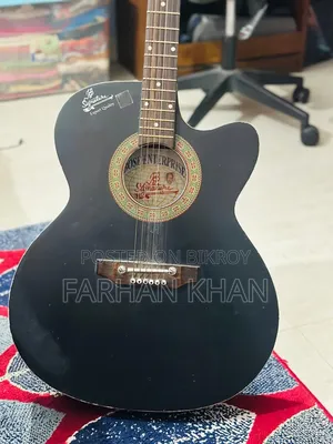 সিগনেচার অ্যাকোস্টিক গিটার