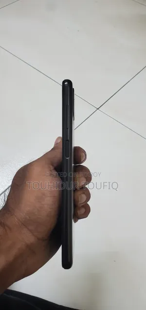 স্যামসাং গ্যালাক্সি এ১২ ৬৪ জিবি ব্ল্যাক