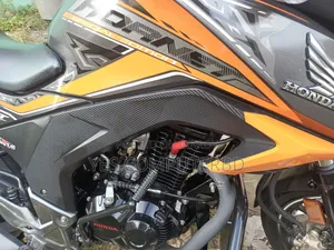 Honda Hornet 2024 Yellow