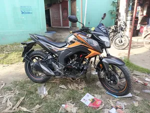 Honda Hornet 2024 Yellow