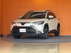 টয়োটা করোলা ক্রস ২০২১ পার্ল