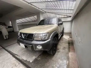 নিসান পেট্রোল ১৯৯৭ গোল্ড