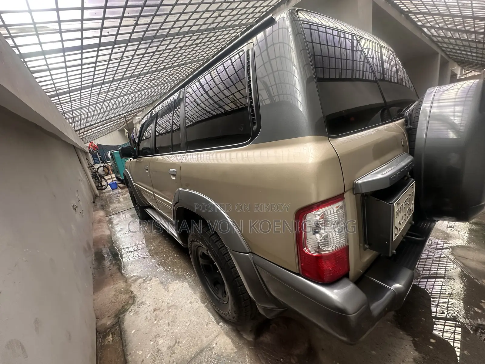 Nissan Patrol 1997 Gold