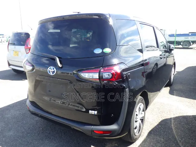 Toyota Sienta 2021 Black