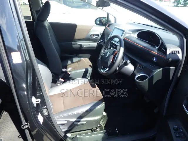 Toyota Sienta 2021 Black