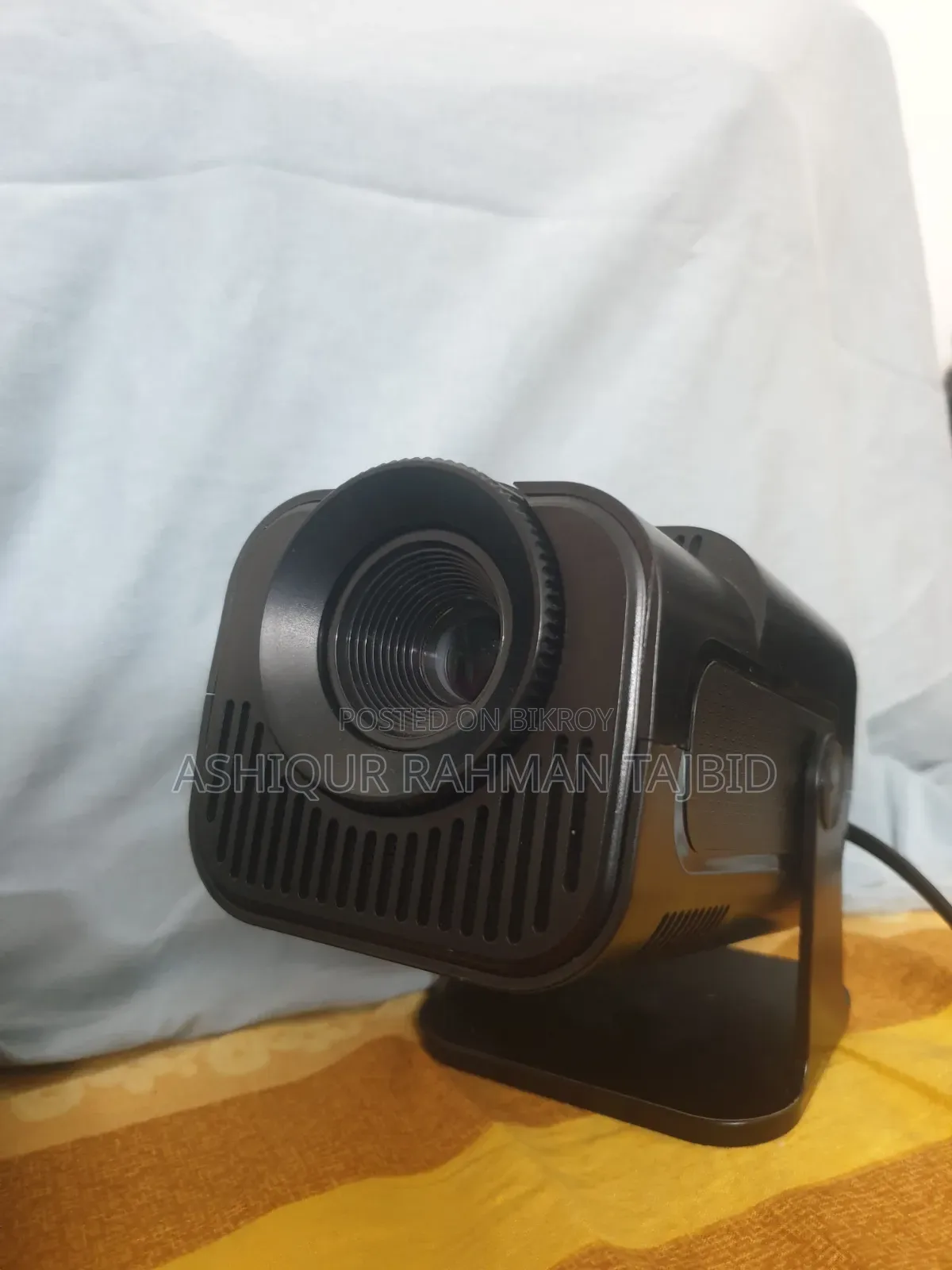 বিশ্বকাপের জন্য স্মার্ট প্রজেক্টর Hy320