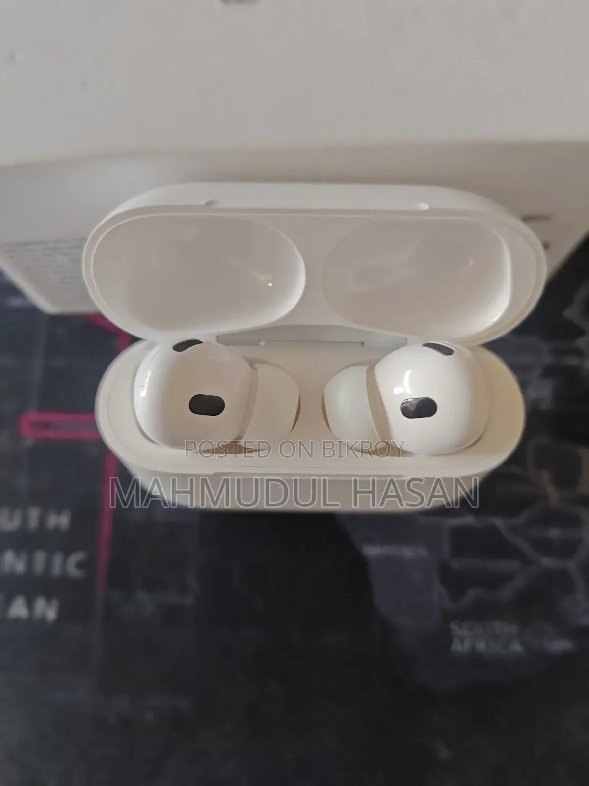 Apple Airpods Pro (2nd Generation) USB-C – Used | Full Box
