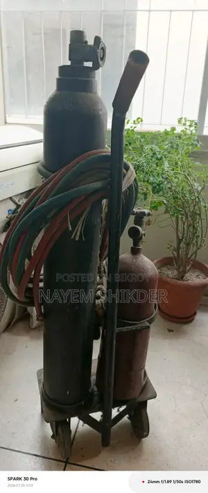 Oxygen-acetylene Cylinder Setup