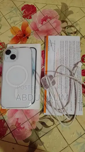 Apple iPhone 15 128 GB White
